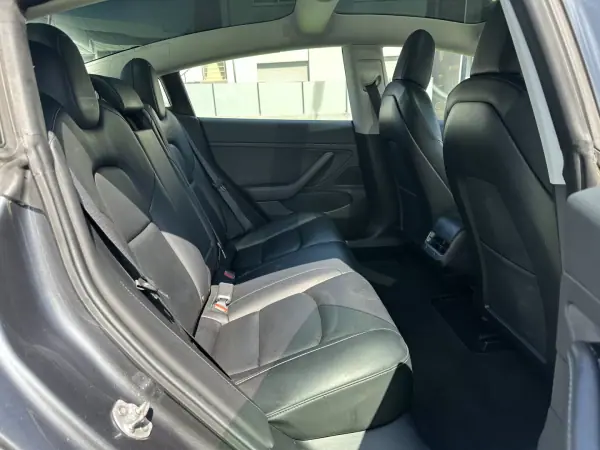 Tesla Model 3 2019 - 21900 EUR, 86000 km - AUTO.MOTO.pt - 86000km - foto 57 de 64