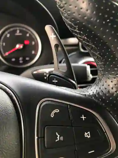 Mercedes-Benz GLC 250 2017 — foto 4 de 14