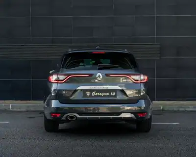 Renault Mégane Sport Tourer 2018 - 15990 EUR, 126740 km - AUTO.MOTO.pt - 126740km - foto 4 de 65