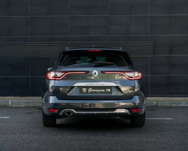 Renault Mégane Sport Tourer 2018 - 15990 EUR, 126740 km - AUTO.MOTO.pt - 126740km - foto 4 de 65