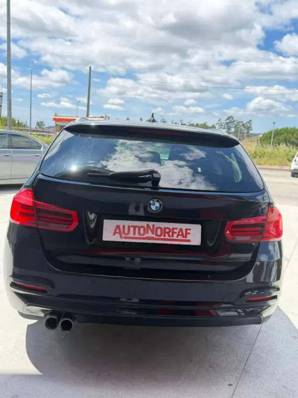 BMW 320 2015 - 13000 EUR, 370303 km - AUTO.MOTO.pt - 370303km - foto 5 de 17