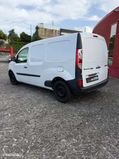 Renault 2016 - 10500 EUR, 180000 km - AUTO.MOTO.pt - 180000km - foto 4 de 7