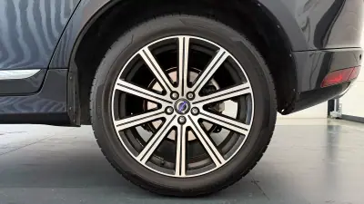 Volvo XC 60 2014 — foto 6 de 28