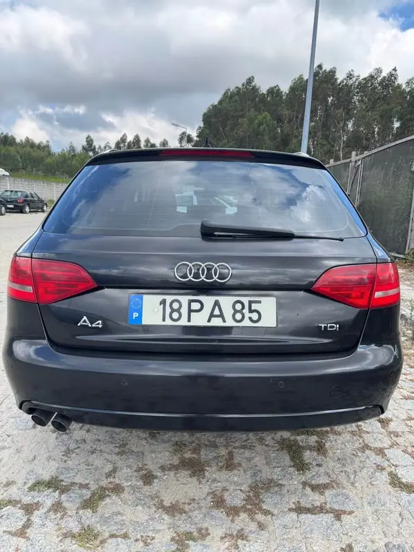 Audi A4 Avant 2011 - 7799 EUR, 312000 km - AUTO.MOTO.pt - 312000km - foto 2 de 12