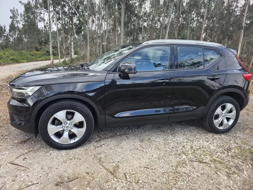 Volvo XC 40 2020 - 24500 EUR, 152300 km - AUTO.MOTO.pt - 152300km - foto 14 de 42