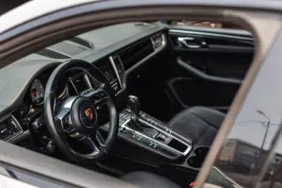 Porsche Macan 2015 - 43900 EUR, 152799 km - AUTO.MOTO.pt - 152799km - foto 15 de 27