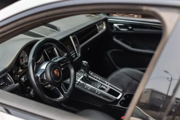 Porsche Macan 2015 - 43900 EUR, 152799 km - AUTO.MOTO.pt - 152799km - foto 15 de 27