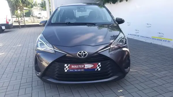 Toyota Yaris 2020 - 12990 EUR, 108986 km - AUTO.MOTO.pt - 108986km - foto 12 de 26
