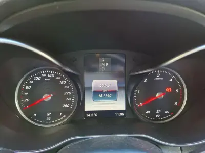 Mercedes-Benz C 220 2016 - 26500 EUR, 181000 km - AUTO.MOTO.pt - 181000km - foto 29 de 32