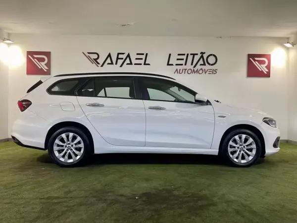 Fiat Tipo Station Wagon 2018 - 8750 EUR, 154000 km - AUTO.MOTO.pt - 154000km - foto 6 de 23