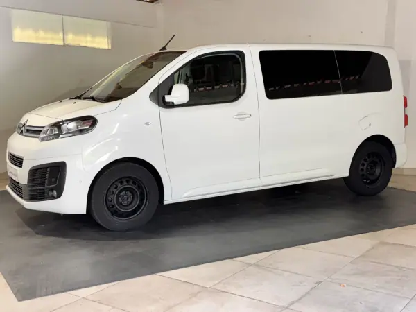 Citroën Spacetourer 2021 - 28500 EUR, 21196 km - AUTO.MOTO.pt - 21196km - foto 5 de 25