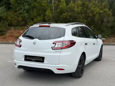 Renault Mégane 2010 - 5900 EUR, 215894 km - AUTO.MOTO.pt - 215894km - foto 4 de 22
