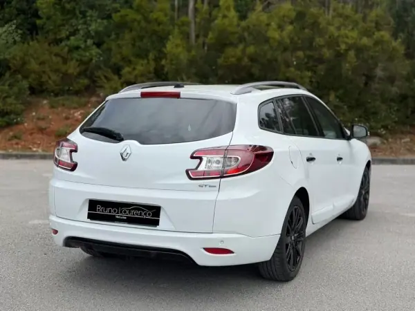 Renault Mégane 2010 - 5900 EUR, 215894 km - AUTO.MOTO.pt - 215894km - foto 4 de 22