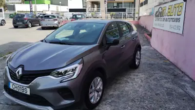 Renault Captur 2022 - 15950 EUR, 77000 km - AUTO.MOTO.pt - 77000km - foto 8 de 42