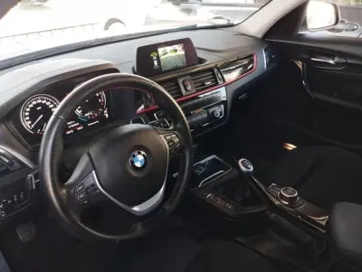 BMW 116 2018 - 16990 EUR, 136000 km - AUTO.MOTO.pt - 136000km - foto 13 de 19