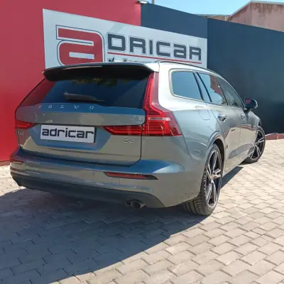 Volvo V60 2019 — foto 6 de 35