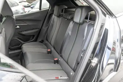 Peugeot e-2008 2021 - 21000 EUR, 69000 km - 69000km - foto 14 de 35