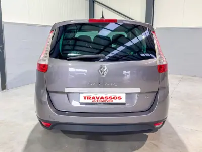 Renault Scénic 2010 — foto 4 de 10