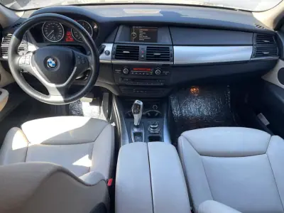 BMW X5 2011 - 18000 EUR, 256000 km - AUTO.MOTO.pt - 256000km - foto 11 de 14