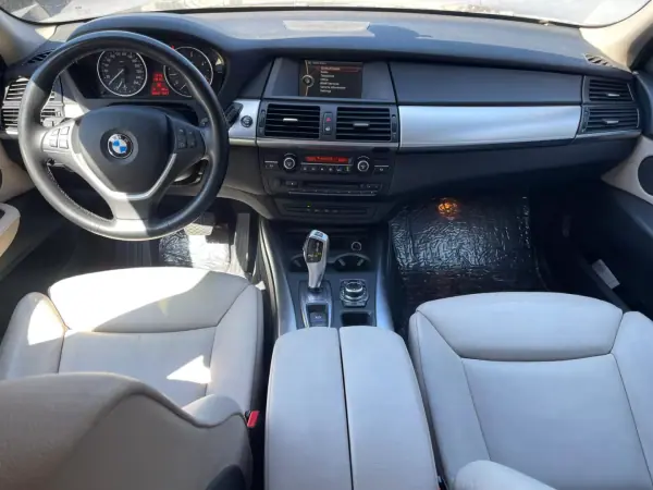 BMW X5 2011 - 18000 EUR, 256000 km - AUTO.MOTO.pt - 256000km - foto 11 de 14