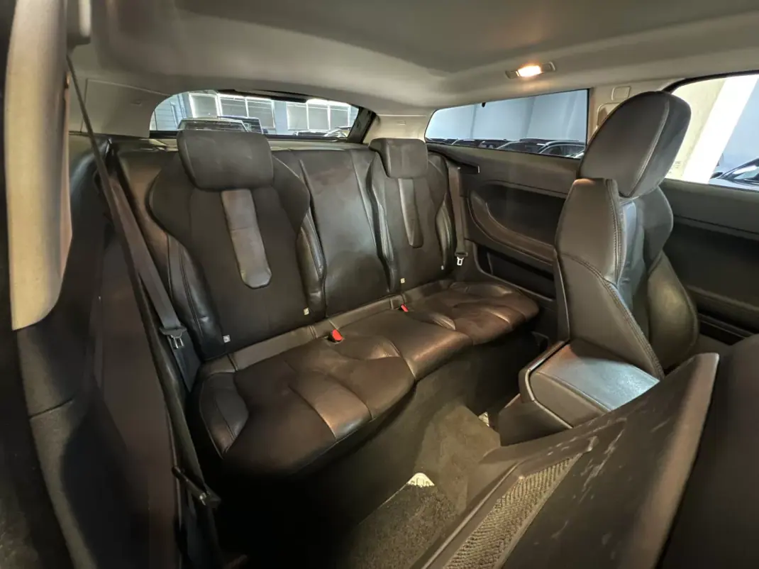 Land Rover Range Rover Evoque 2012 - 17990 EUR, 235000 km - 235000km - foto 12 de 51