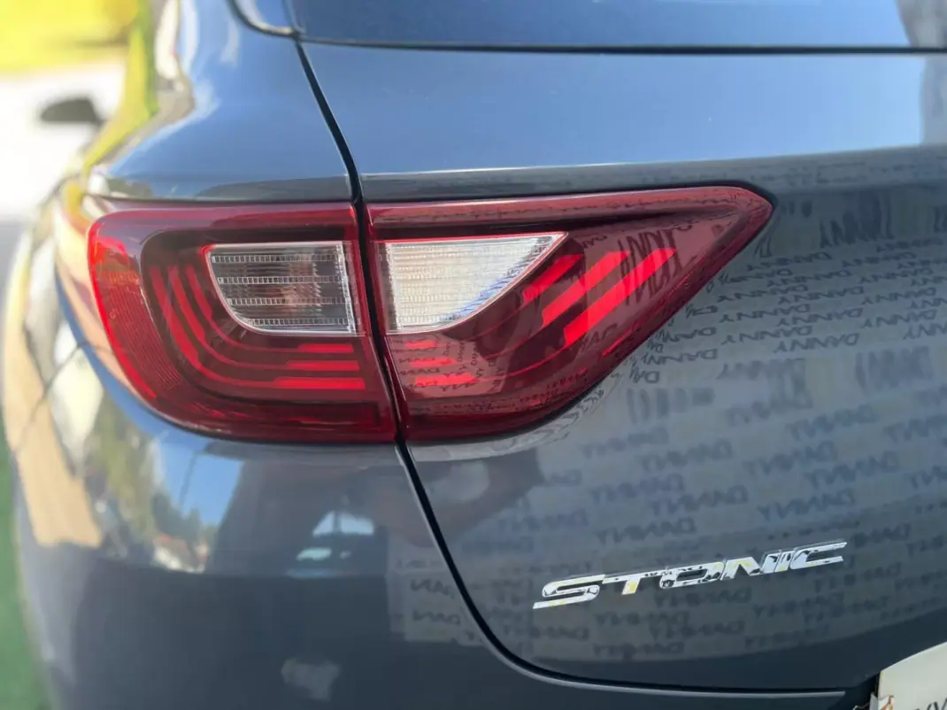 Kia Stonic 2021 - 16490 EUR, 82000 km - 82000km - foto 11 de 12