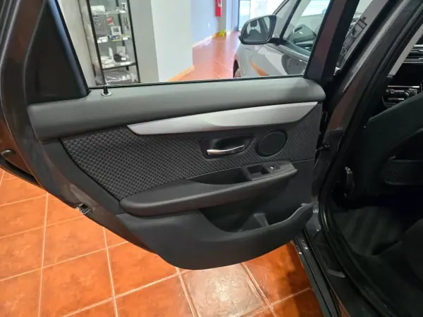 BMW 225xe Active Tourer 2021 - 22580 EUR, 40912 km - AUTO.MOTO.pt - 40912km - foto 40 de 46