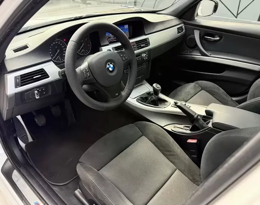BMW 318 2009 - 11500 EUR, 217166 km - 217166km - foto 22 de 32