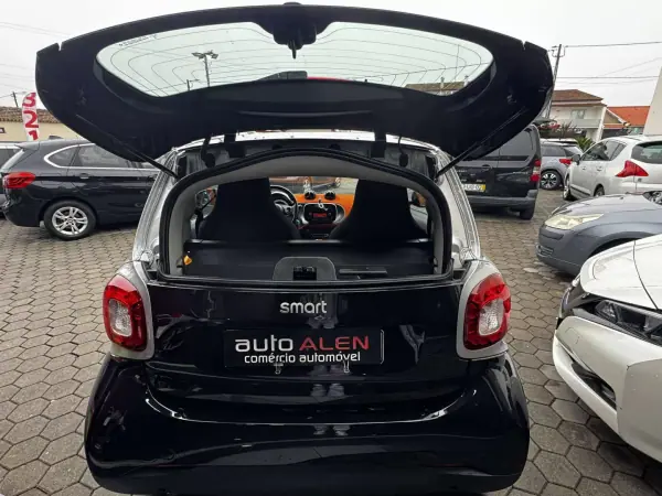 Smart Fortwo Cabrio 2016 - 9500 EUR, 121000 km - AUTO.MOTO.pt - 121000km - foto 10 de 15