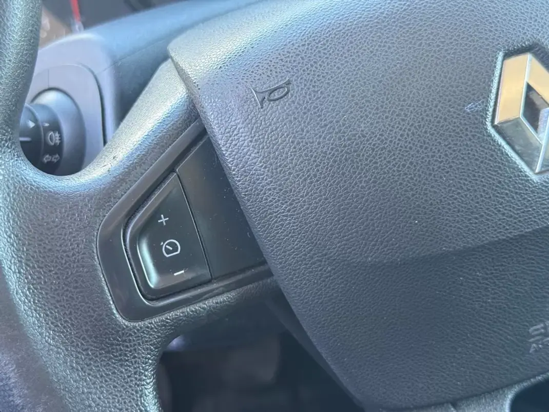 Renault KANGOO 1.5DCI 3L C/IVA 2019 - 9990 EUR, 175000 km - AUTO.MOTO.pt - 175000km - foto 14 de 17