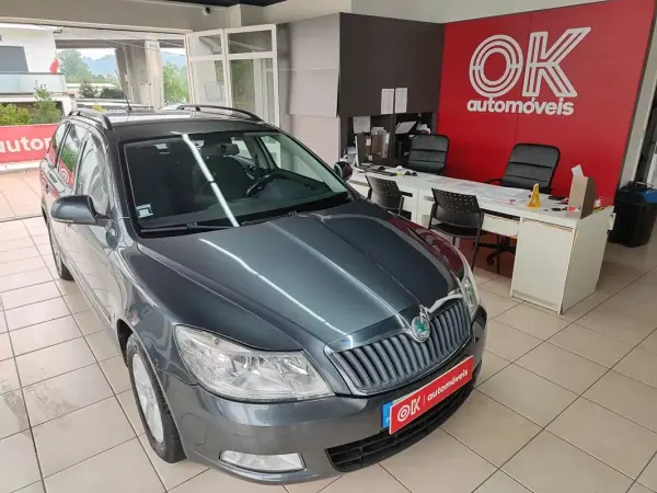 Skoda Octavia Break 2010 - 6650 EUR, 252000 km - AUTO.MOTO.pt - 252000km - foto 2 de 31