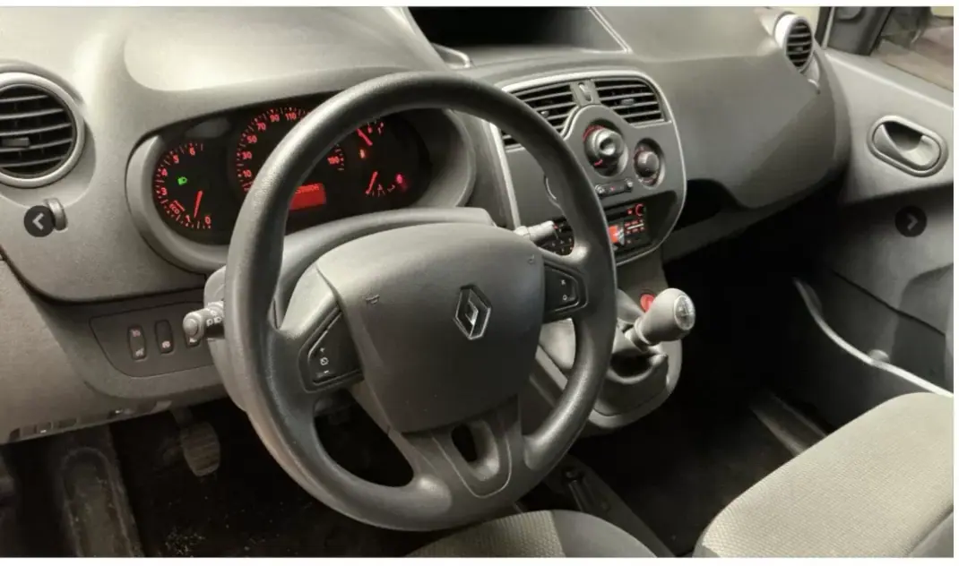 Renault Kangoo 2021 - 13500 EUR, 114002 km - AUTO.MOTO.pt - 114002km - foto 5 de 12