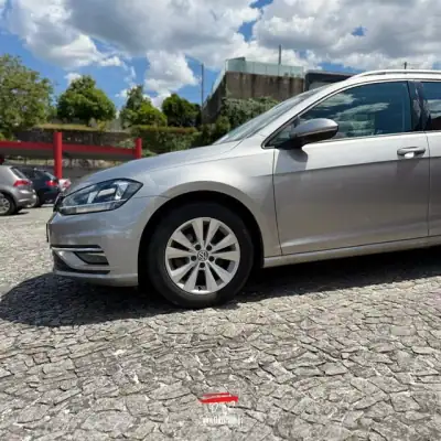 Volkswagen Golf 2019 - 16900 EUR, 179000 km - AUTO.MOTO.pt - 179000km - foto 14 de 15