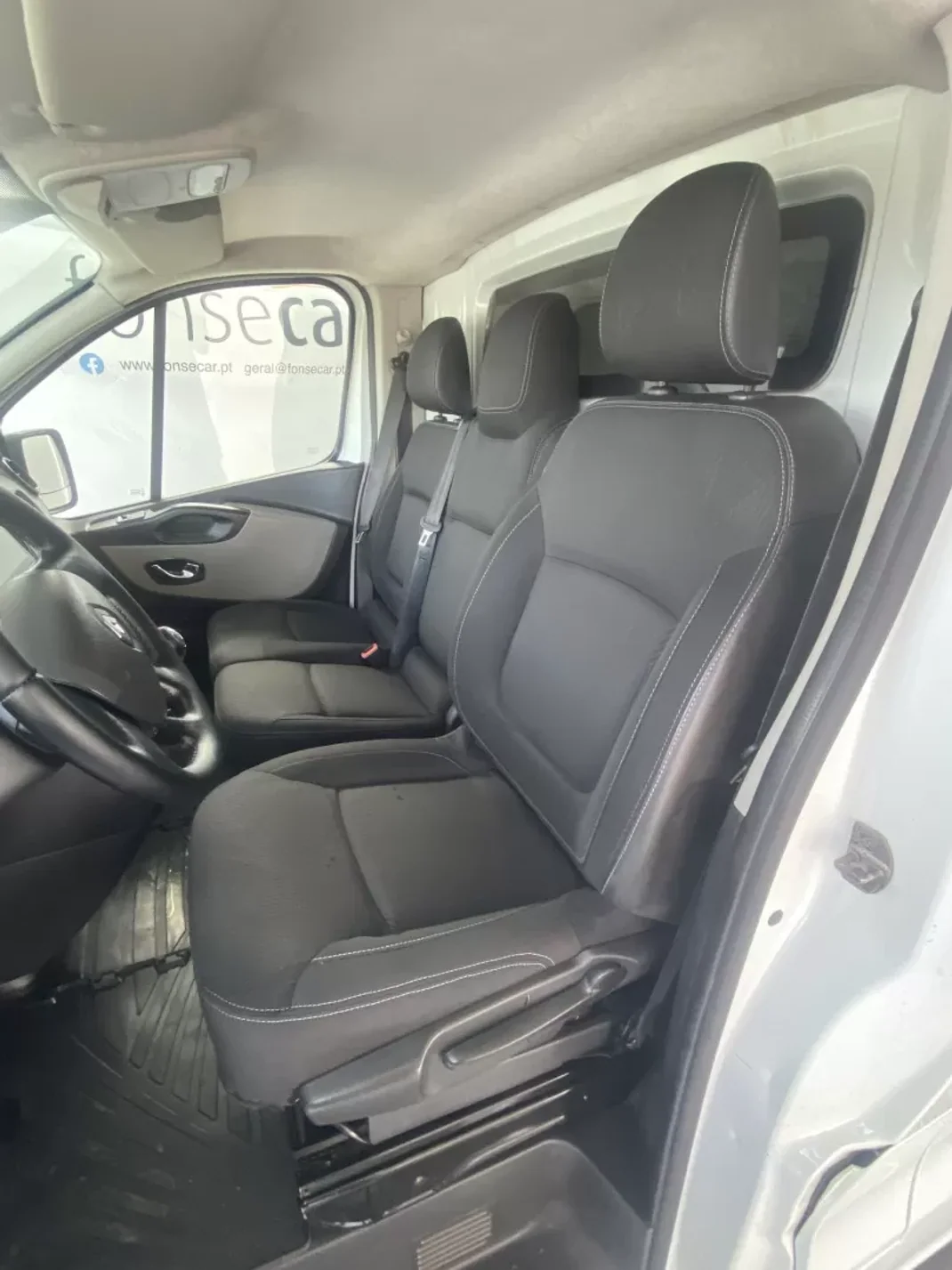 Renault TRAFIC 1.6 DCI GRAND COMFORT 2023 - 18990 EUR, 126881 km - AUTO.MOTO.pt - 126881km - foto 5 de 14