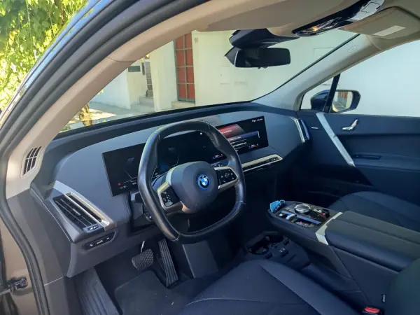 BMW iX 2022 - 40990 EUR, 96400 km - AUTO.MOTO.pt - 96400km - foto 10 de 22