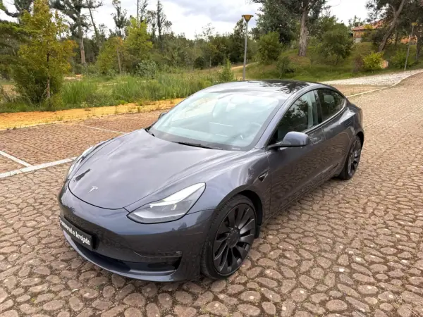 Tesla Model 3 2021 - 29900 EUR, 128000 km - 128000km - foto 2 de 26
