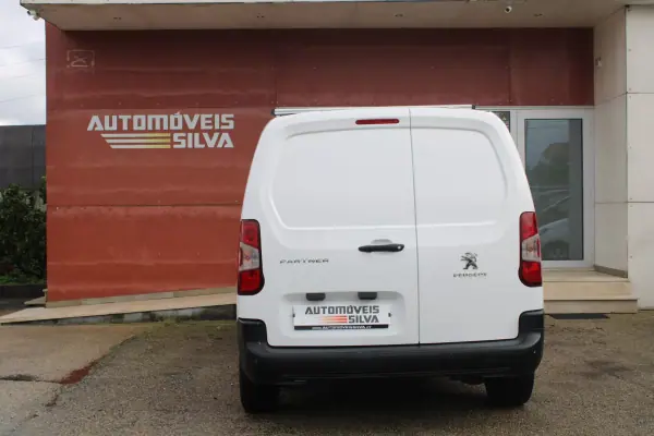 Peugeot Partner 1.5 BlueHDI Longa c/Barras Tejadilho 2021 - 14990 EUR, 117000 km - AUTO.MOTO.pt - 117000km - foto 8 de 19