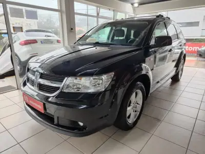Dodge Journey 2010 - 11750 EUR, 113500 km - AUTO.MOTO.pt - 113500km - foto 6 de 36