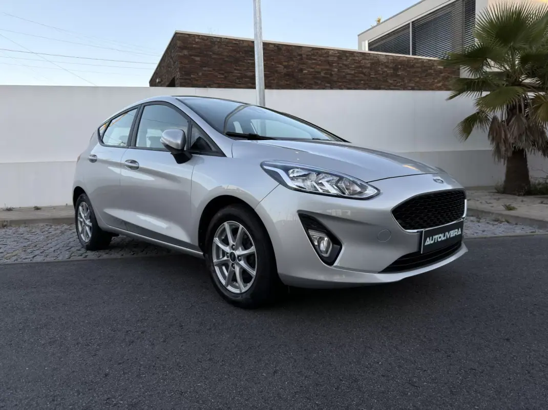 Ford Fiesta 2018 - 10500 EUR, 138071 km - AUTO.MOTO.pt - 138071km - foto 1 de 21