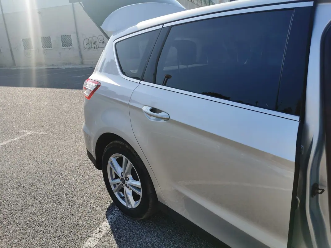 Ford S-Max 2017 - 16500 EUR, 247000 km - AUTO.MOTO.pt - 247000km - foto 1 de 15