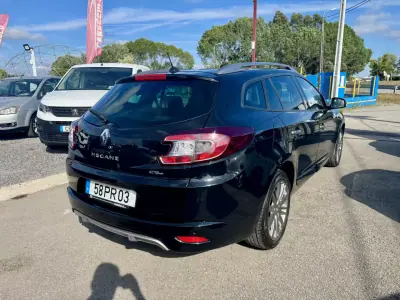 Renault Mégane Sport Tourer 2015 - 11750 EUR, 176509 km - AUTO.MOTO.pt - 176509km - foto 4 de 31