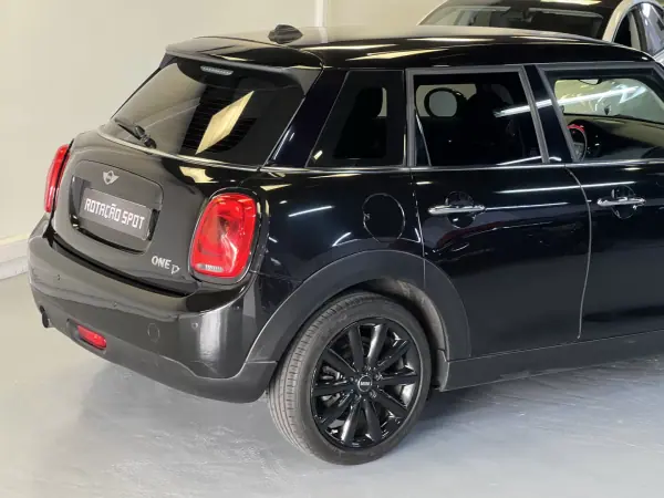 MINI 5 Portas 2016 - 13990 EUR, 95000 km - AUTO.MOTO.pt - 95000km - foto 35 de 41