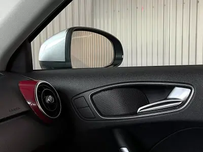 Audi A1 2011 - 9990 EUR, 218000 km - AUTO.MOTO.pt - 218000km - foto 33 de 34