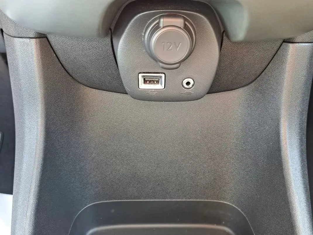 Citroën C1 2018 - 9500 EUR, 80000 km - AUTO.MOTO.pt - 80000km - foto 36 de 39