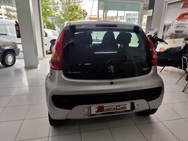Peugeot 107 2011 - 5980 EUR, 84000 km - AUTO.MOTO.pt - 84000km - foto 11 de 21