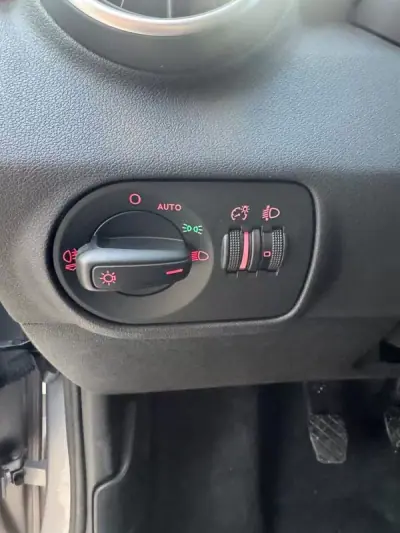 Audi A1 Sportback 2015 - 13490 EUR, 189500 km - AUTO.MOTO.pt - 189500km - foto 25 de 30