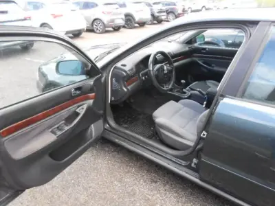 Audi A4 1996 - 3500 EUR, 206542 km - AUTO.MOTO.pt - 206542km - foto 10 de 11