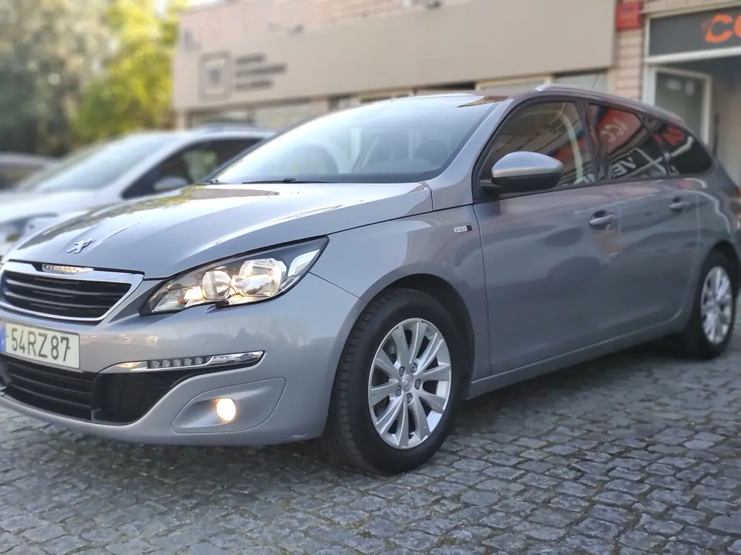Peugeot 308 2016 - 8750 EUR, 171999 km - AUTO.MOTO.pt - 171999km - foto 4 de 15