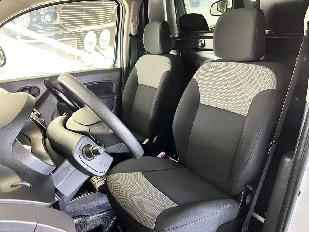 Renault Kangoo Express ZE 33 2019 - 12900 EUR, 23343 km - AUTO.MOTO.pt - 23343km - foto 7 de 18