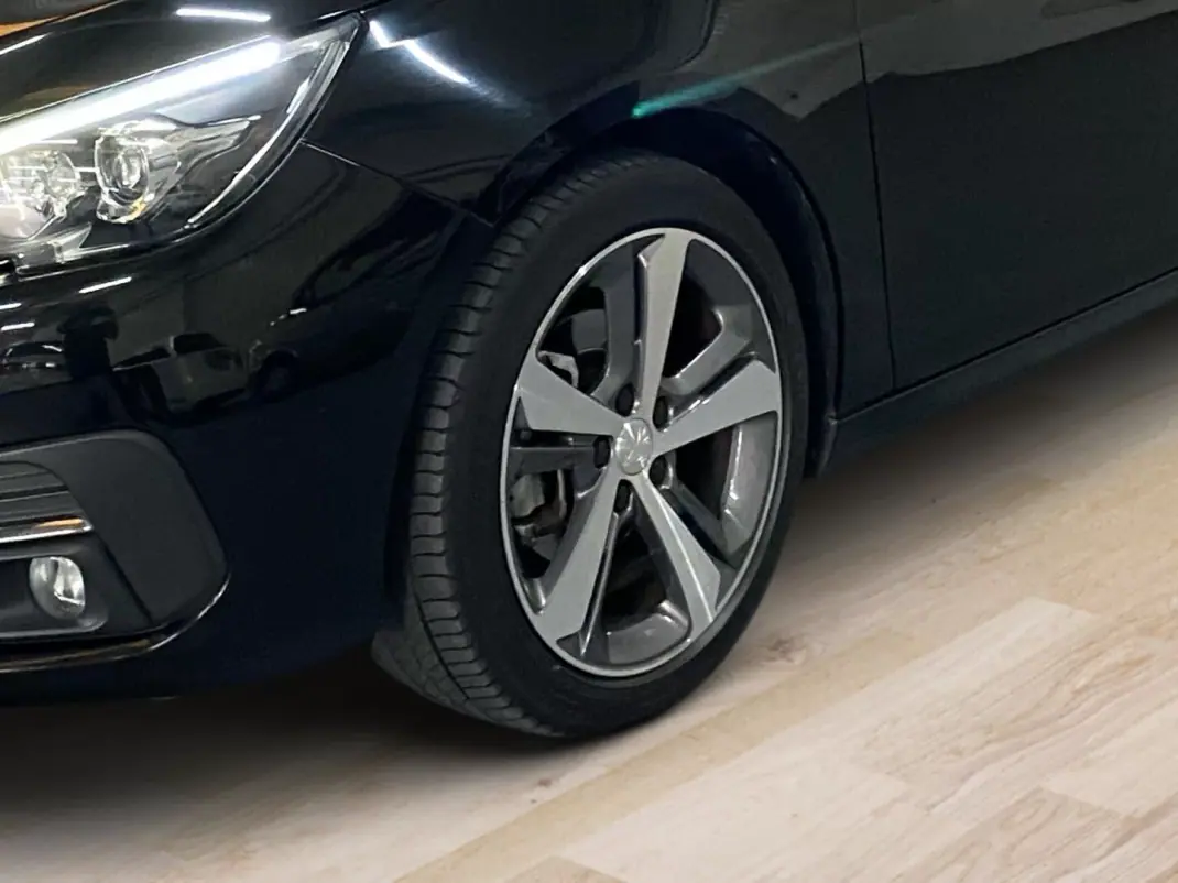 Peugeot 308 SW 2019 - 12450 EUR, 65800 km - AUTO.MOTO.pt - 65800km - foto 6 de 19